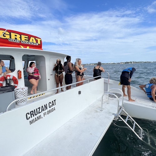 Miami: Excursión en barco con motos acuáticas, tubing y barra libre