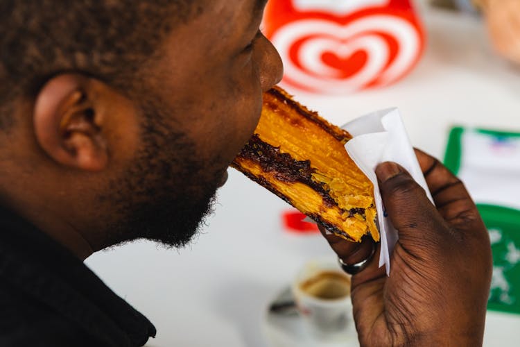 Food tour in Porto with visit to ancient Port Wine cellar