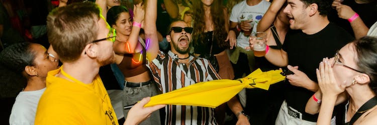 New Year's Eve pub crawl in Lisbon