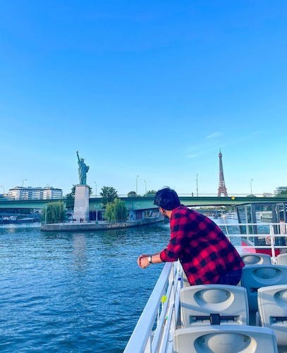 Paris 1-hour Seine river cruise