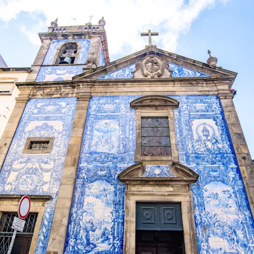 Porto: Scavenger Hunt + Sights Self-Guided Tour