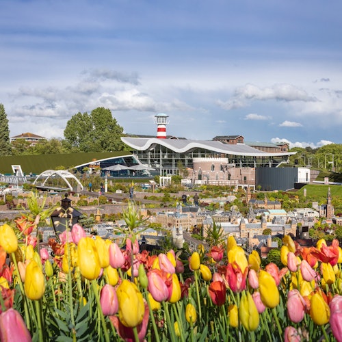Madurodam & Keukenhof: Day Trip from Amsterdam