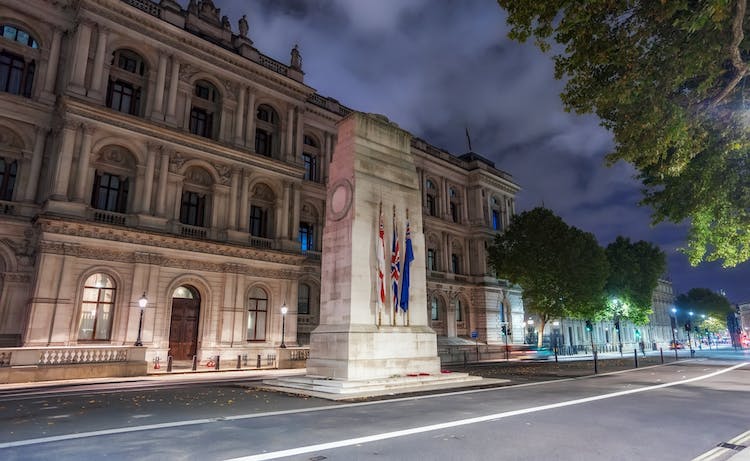 Churchill and London in WW2 small group walking guided tour