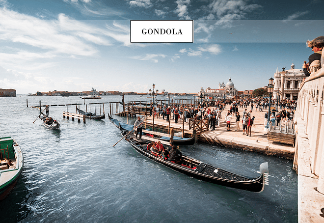 Paseo en góndola por el Puente de los Suspiros y la dársena de San Marcos en Venecia