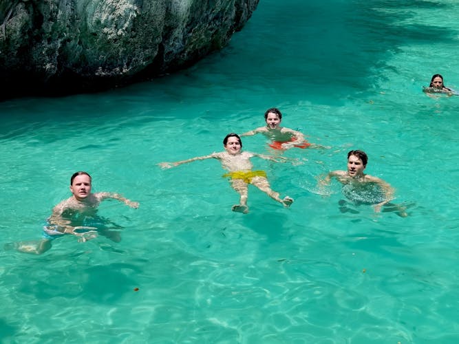 Excursión temprana en lancha rápida a las islas Phi Phi desde Phuket