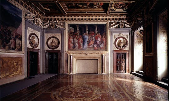Palazzo Vecchio secret passages tour with lunch or gelato tasting