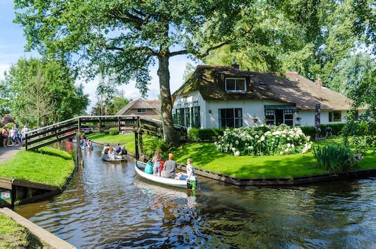 Zaanse windmill village and Giethoorn private tour from Amsterdam