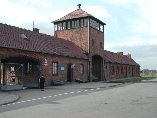 Visita guiada o autoguiada a Auschwitz-Birkenau desde Cracovia