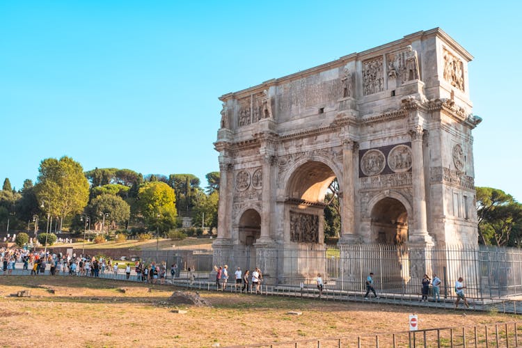 Colosseum, Arena Floor, Roman Forum & Palatine Hill Guided Tour
