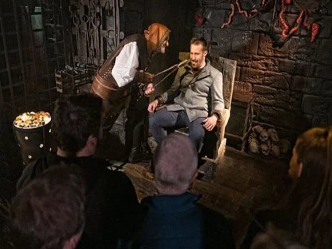 Westminster Walking Tour and London Dungeon Entry