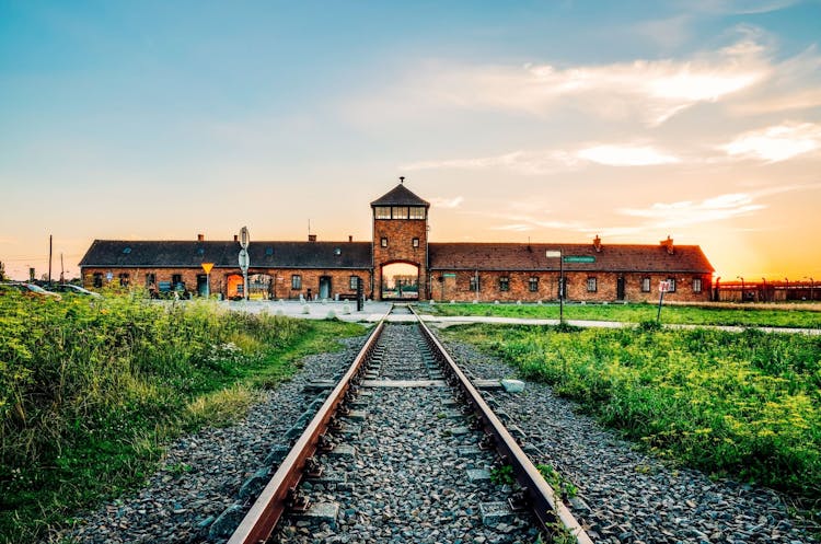 Visita guiada en directo a Auschwitz-Birkenau con traslado desde Cracovia
