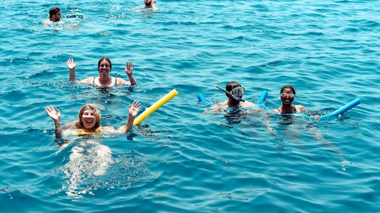 Crucero de un día a nado por el Golfo Sarónico con almuerzo desde Atenas