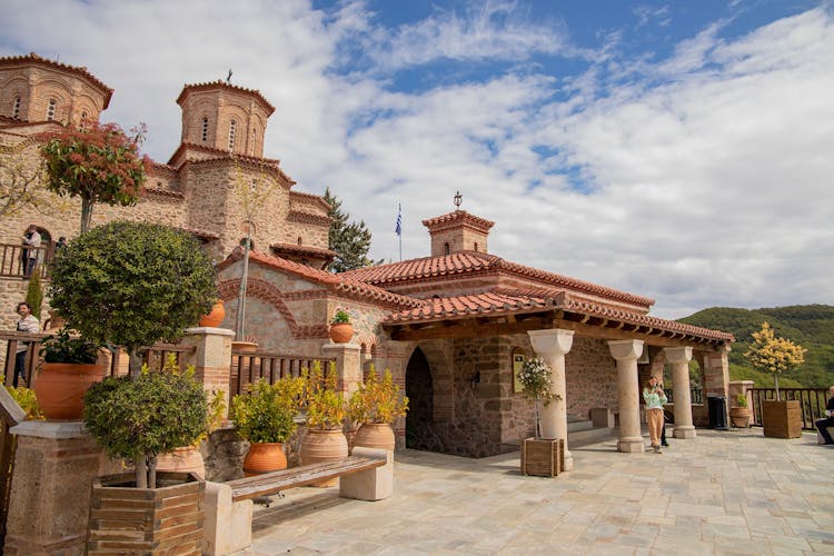 Excursión de un día completo a los monasterios de Meteora y las cuevas de los ermitaños desde Atenas
