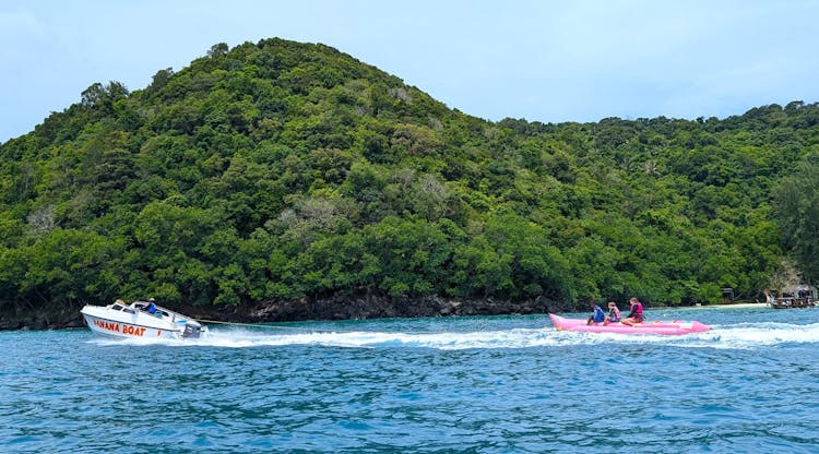 Isla del Coral y Koh Bon en barco privado desde Phuket