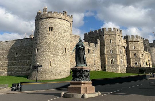 Windsor Castle and optional Tower of London tour with entry tickets