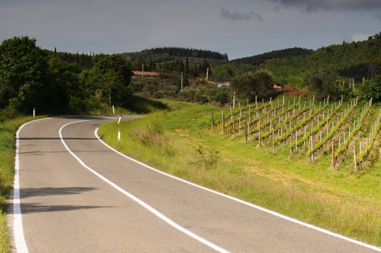 E-bike adventure in Chianti with lunch and two wine tastings