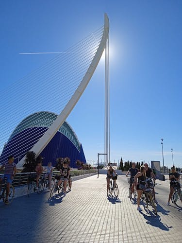 Recorrido en bicicleta de 2 horas por Valencia hasta la Ciudad de las Artes y las Ciencias