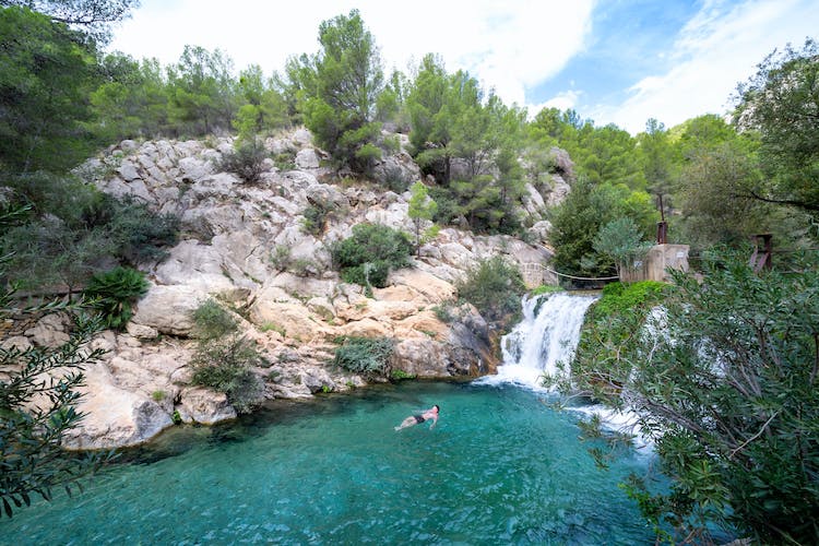 Excursión de montaña por la Costa Blanca a Guadalest y las cataratas del Algar