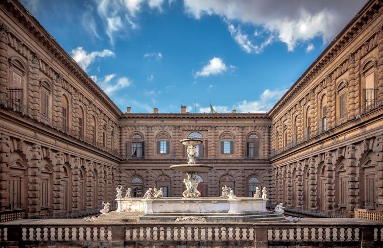 Pitti Palace and Boboli Garden Guided Tour