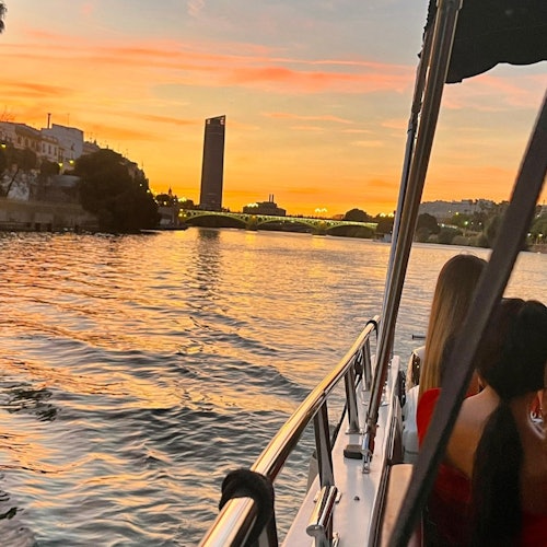 Sevilla: Paseo guiado en barco por el Guadalquivir