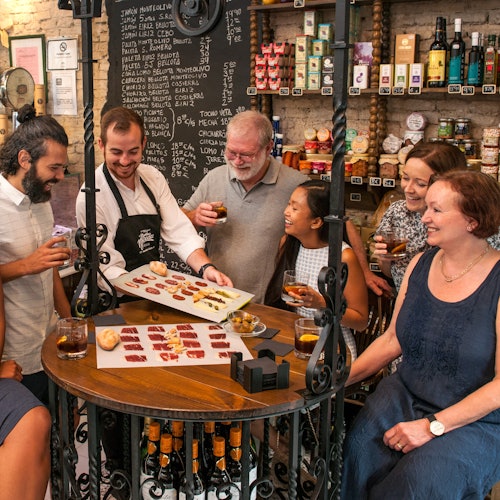 Sevilla: Ruta Gastronómica Guiada + Espectáculo Flamenco