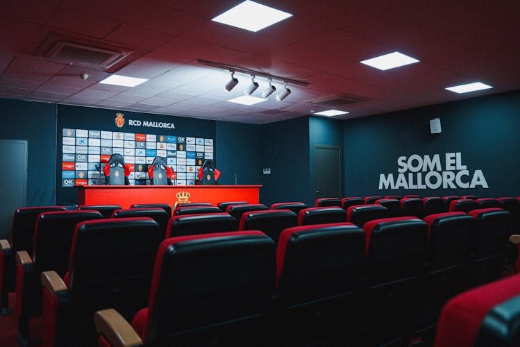 Visita guiada al Estadio Son Moix del RCD Mallorca