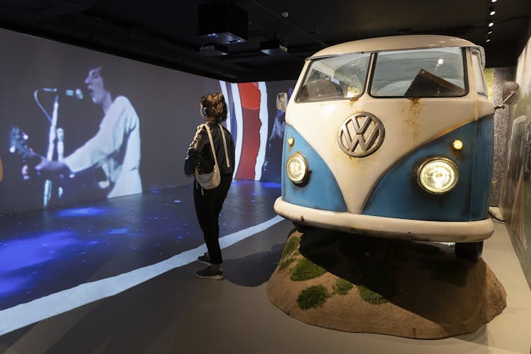 Entrada al Museo del Rock Inmersivo de Barcelona Sala Leyendas de la Guitarra