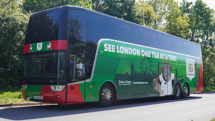 London afternoon tea bus tour with optional London Eye