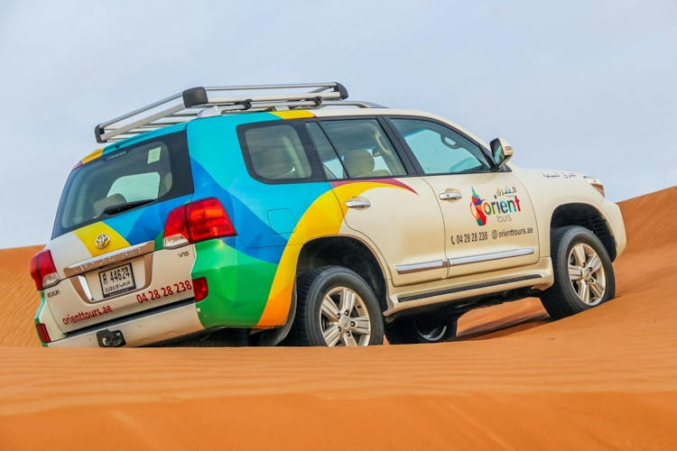 Safari clásico por el desierto con actividades en el campamento y cena barbacoa