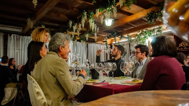 Horseback riding and winery lunch experience in San Gimignano