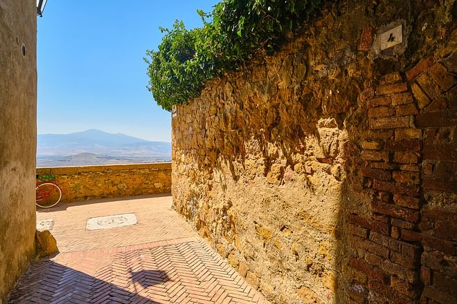 Montalcino, Orcia Valley, Pienza and Montepulciano Day Trip from Florence