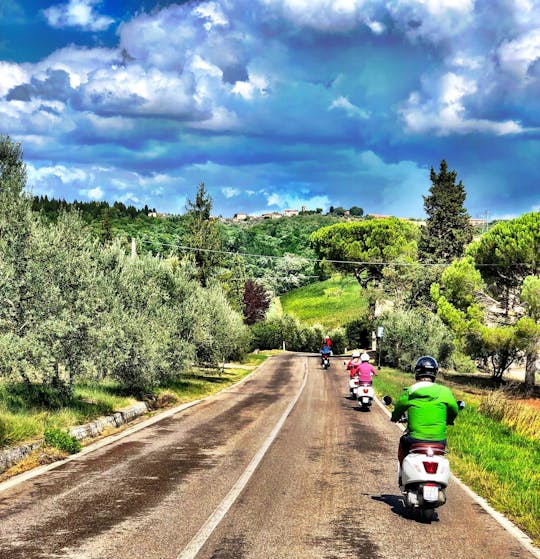 Tuscany Vespa Tour in Chianti with Wine Tasting