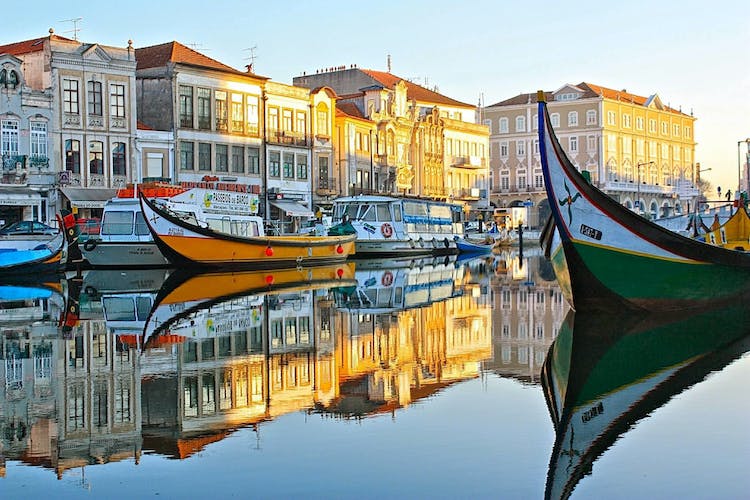 Private transfer from Lisbon to Porto with one-stop