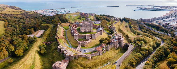 Leeds Castle, Canterbury and White Cliffs of Dover private car group tour