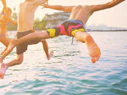 Fiesta en barco por Valencia con comida