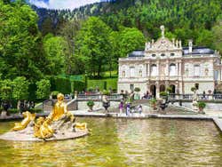 Excursión al castillo de Neuschwanstein y el palacio de Linderhof con guía