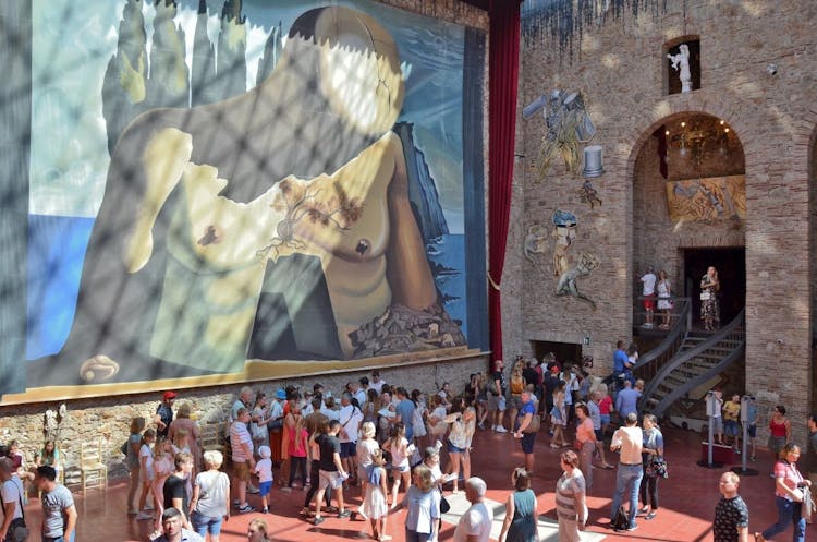 Excursión de día completo a Dalí y el vino con Castillo de Púbol y degustación