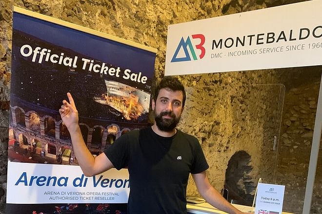 Verona Guided Tour with Opera Performance Tickets at the Arena