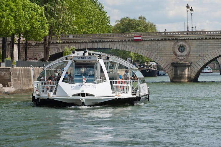 Crucero con paradas libres por París y audioguía por los lugares emblemáticos