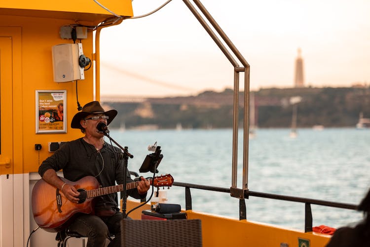 Lisbon sunset river cruise with live music