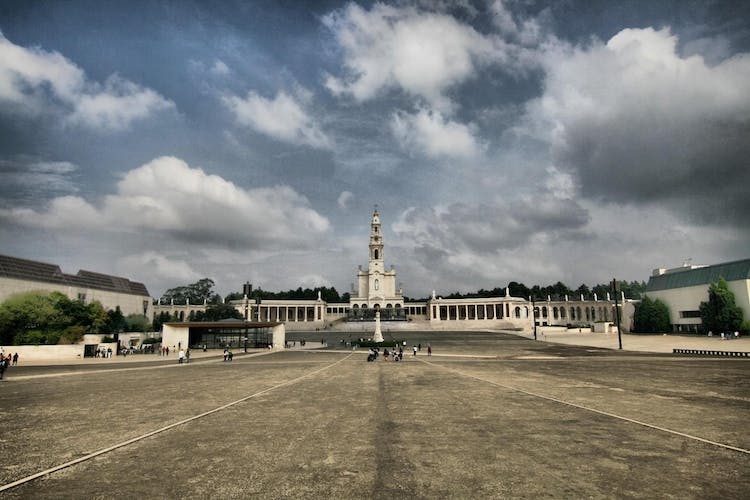 Explore Fatima with interactive guide, map and more