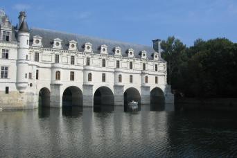 羅亞爾河城堡一日遊及葡萄酒品嚐（從巴黎出發）