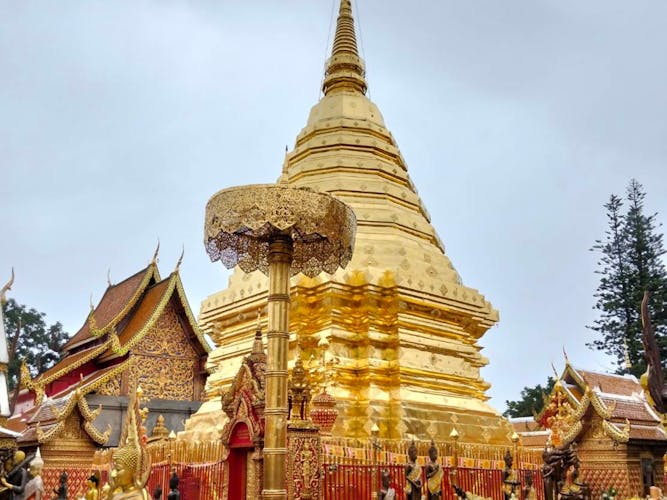 Doi Suthep, cascada Sticky y visita a una aldea local desde Chiang Mai