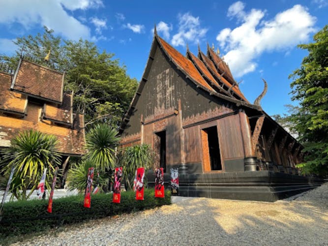 Excursión privada de día completo a Chiang Rai con furgoneta y conductor