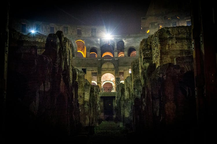 Colosseum evening tour with expert guide