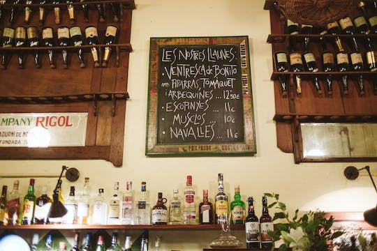 Visita guiada a pie por los sabores y la historia de Barcelona