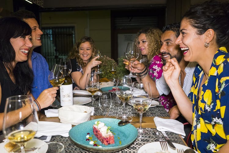 Visita guiada de vino y gastronomía gourmet de Sevilla