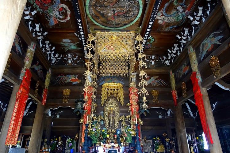 Historic Kamakura private food tour with local guide