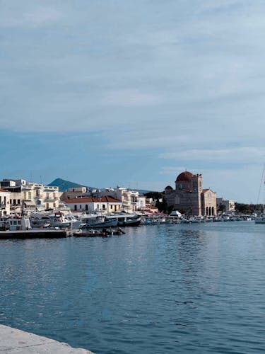 Excursión de un día a la isla de Egina desde Atenas en autobús y barco