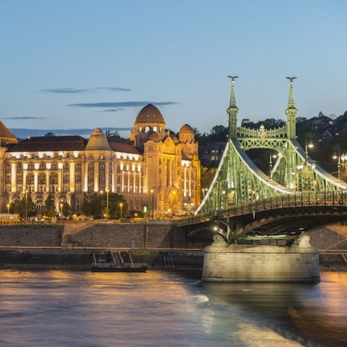 Budapest: Cena-crucero tradicional húngara con música en directo